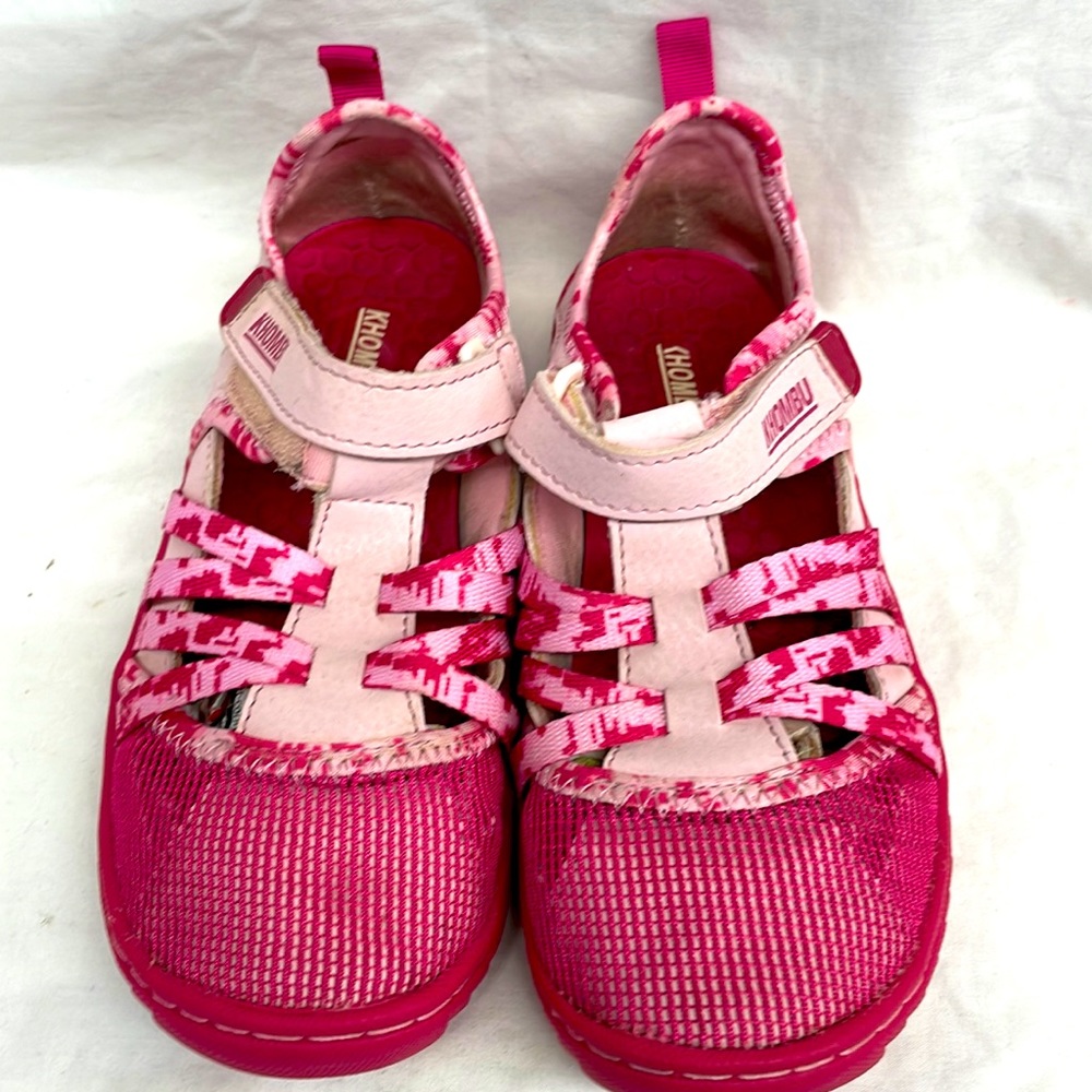 Khombu flat sandals girl sz 1m